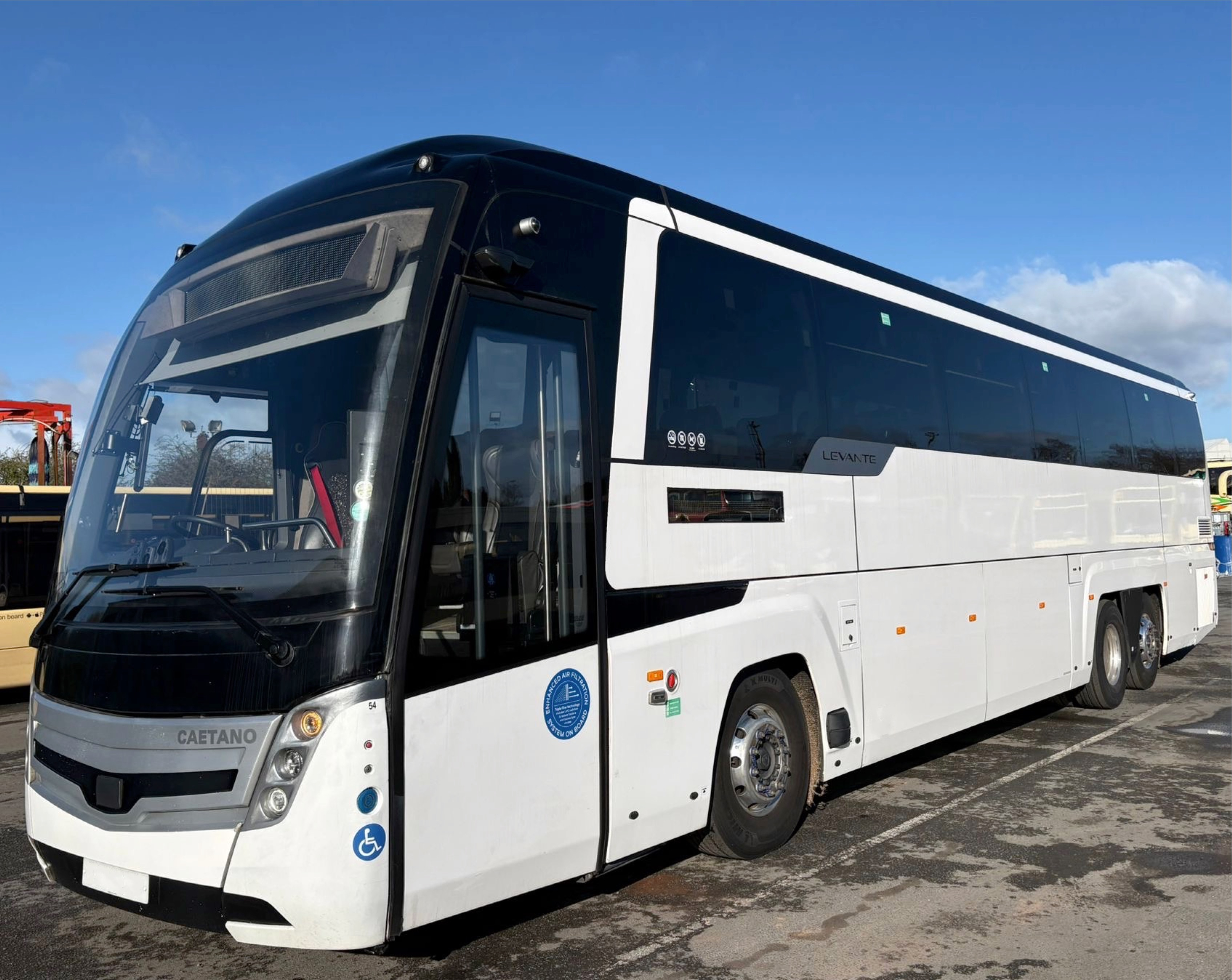 24 '74' Scania K410 Caetano Levante 3A 55 Seats