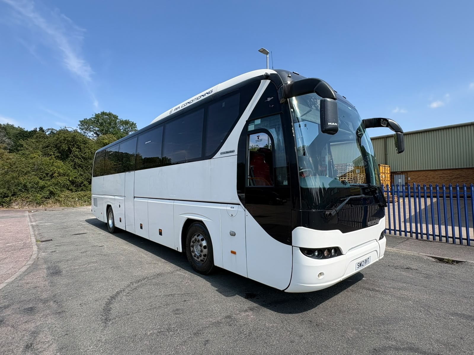 2012 MAN Neoplan Tourliner 49 Seat Exec — photo 1