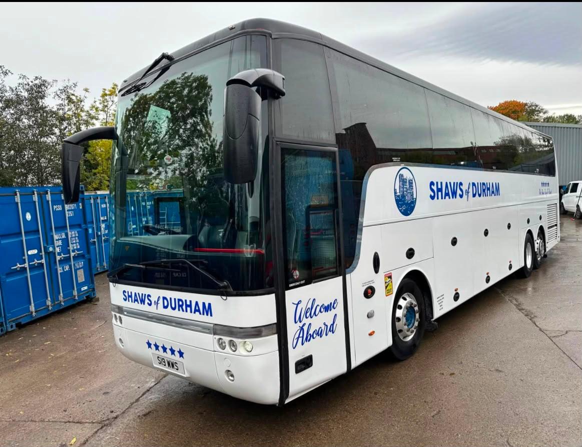 2010 VAN HOOL ASTRON T916 53 SEAT EXEC — photo 1