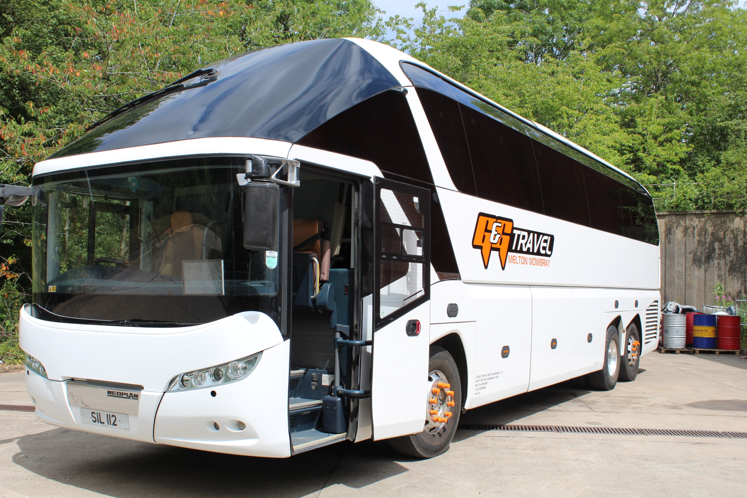 2013 NEOPLAN STARLINER EEV 53 SEAT EXEC EURO 5