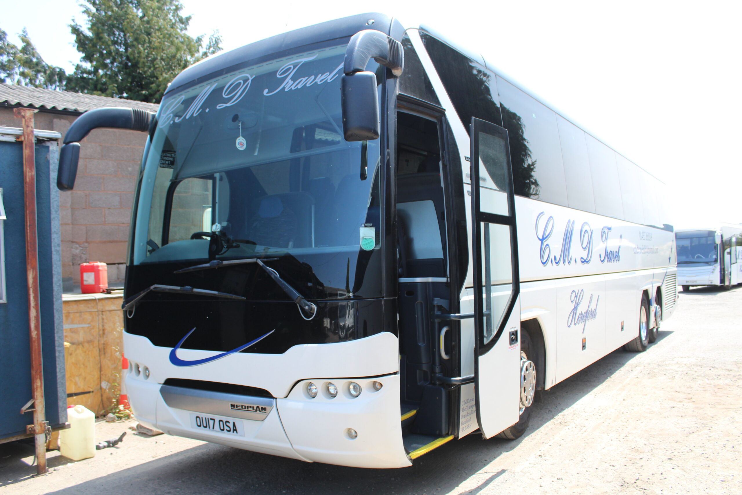 2017 NEOPLAN TOURLINER N2216/SHDC 75 SEAT EXEC EURO 6 — photo 1