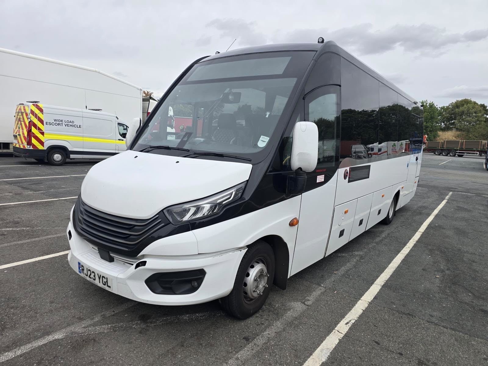 2023 , Iveco Glance , Full PSVAR , 33 leather seats , Auto — photo 1