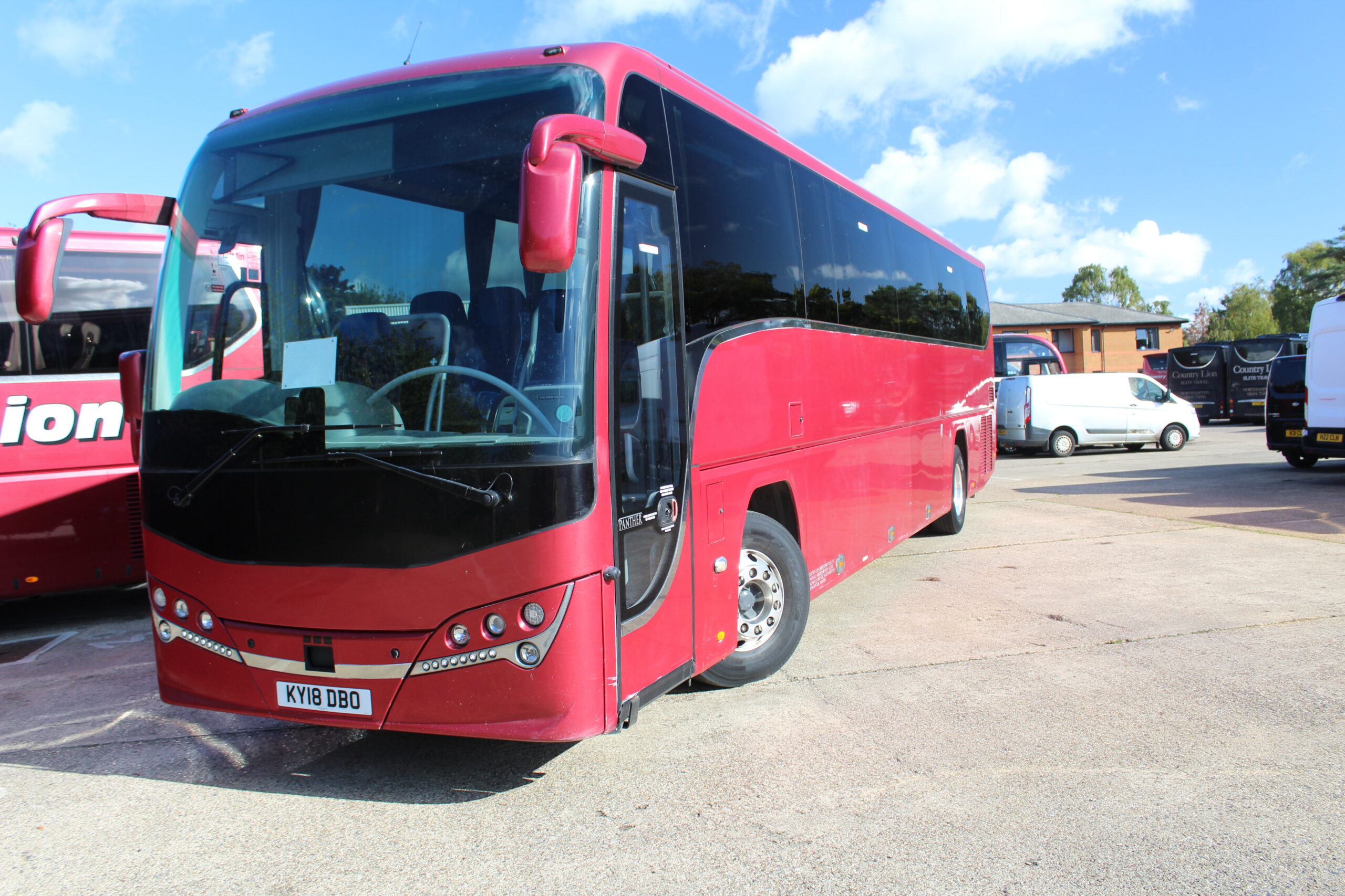 2018 VOLVO B8R PLAXTON PANTHER 61 SEAT EURO 6 — photo 1